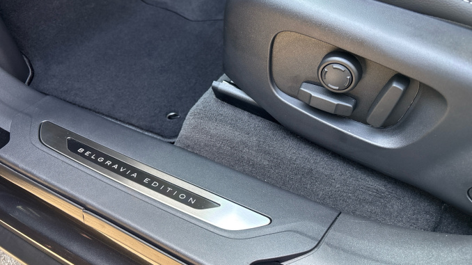 Land Rover Range Rover Velar 3.0 D300 MHEV Belgravia Edition Satin 5dr Auto Diesel Estate - Image 36